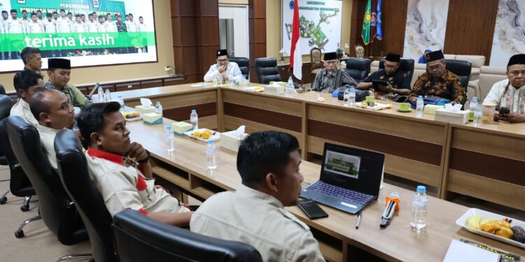 Suasana audiensi PWPM Jateng dengan PWM Jateng membahas persiapan Rapimwil Pemuda Muhammadiyah Jateng.