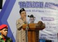 Dr. KH. Tafsir, M.Ag. berpidato di podium dalam Tabligh Akbar Milad ke-32 Ponpes Imam Syuhodo Sukoharjo yang menjadi percontohan tata kelola Pondok Pesantren Muhammadiyah.